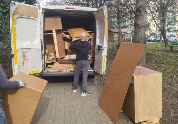 Ogłoszenie - Wywóz starych mebli Wrocław.Opróżnianie mieszkań. - Wrocław - 1,00 zł