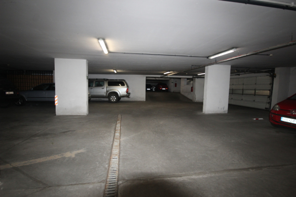 Ogłoszenie - 2 Miejsca Postojowe (32m2) okolice Placu Kromera (Wrocław) - Wrocław - 80 000,00 zł