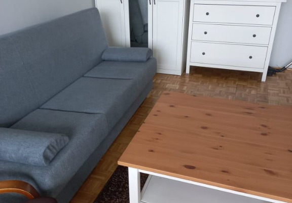 Ogłoszenie - 2pok, 37met, okolice Lotniczej BALKON/WINDA (Wrocław) - Wrocław - 1 650,00 zł