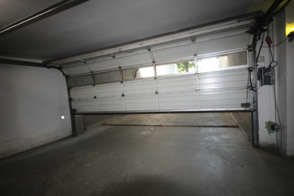 Ogłoszenie - 2 Miejsca Postojowe (32m2) okolice Placu Kromera (Wrocław) - Wrocław - 80 000,00 zł