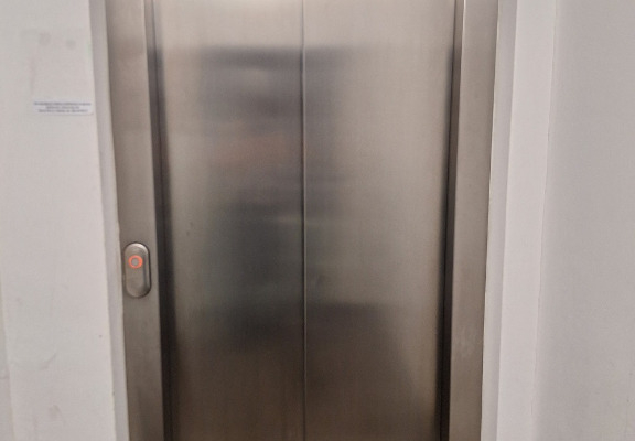 Ogłoszenie - Miejsce Postojowe (17m2) okolice Dworca Głównego (Wrocław) - Wrocław - 299,00 zł