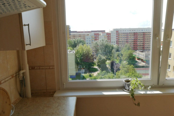 Ogłoszenie - 2pok, 37met, okolice Lotniczej BALKON/WINDA (Wrocław) - Wrocław - 1 650,00 zł