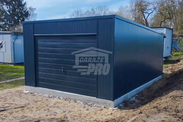 Ogłoszenie - Garaż płyta warstwowa 4x6  brama uchylna ocieplona - drzwi - okno - Antracyt  Dach spad w tył GP365 - Nowy Sącz - 35 500,00 zł