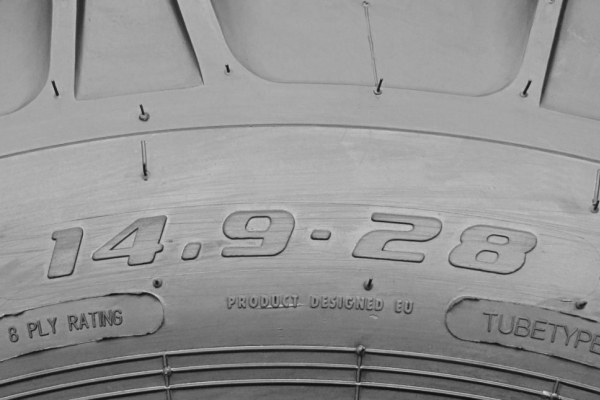 Ogłoszenie - Opony tył KABAT 14.9-28 SGP-03 TT Ursus C-360 Komplet Opon - Skierniewice - 2 100,00 zł
