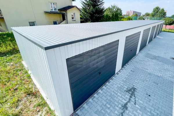 Ogłoszenie - Rząd garaży 28x5,5m - 7x bramy uchylne - biały - antracyt - dach spad w tył  GP489 - Katowice - 47 500,00 zł