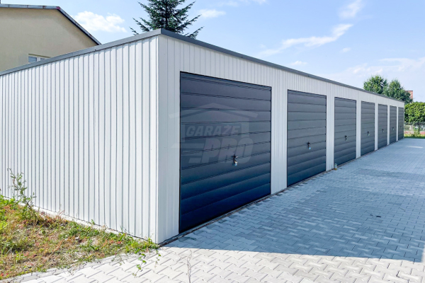 Ogłoszenie - Rząd garaży 28x5,5m - 7x bramy uchylne - biały - antracyt - dach spad w tył  GP489 - Katowice - 47 500,00 zł