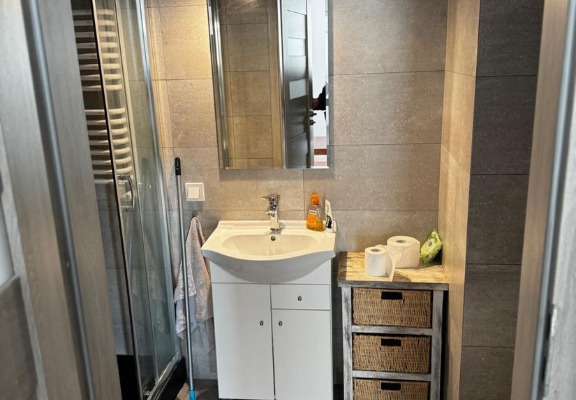 Ogłoszenie - 1pok, 28met, okolice Dąbrowskiego BALKON/WINDA (Wrocław) - Wrocław - 2 700,00 zł