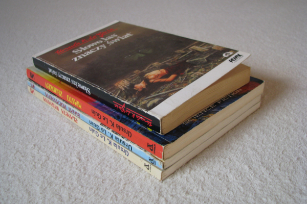 Ogłoszenie - Ursula K. Le Guin, cykl Ekumena 4 tomy, Wydanie I - Wieliczka - 69,00 zł
