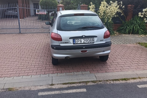 Ogłoszenie - Sprzedam auto. Zdjęcie 3