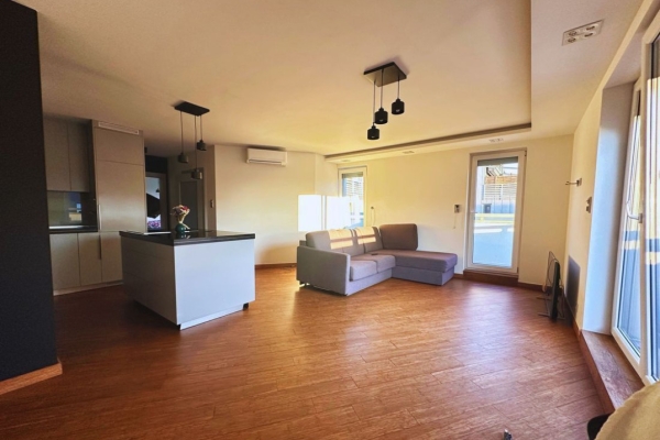 Ogłoszenie - 2pok, 50met, Okolice Pochyłej BALKON / GARAŻ / WINDA / 2013 (Wrocław). Zdjęcie 1