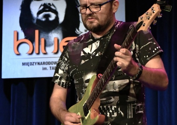 Ogłoszenie - Nauka gry na gitarze i ukulele. Zdjęcie 2