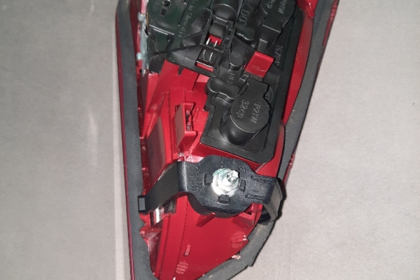 Ogłoszenie - Sprzedam: oryginalna lampa (prawy tył ) Audi A4 B8 (Sedan). Zdjęcie 5