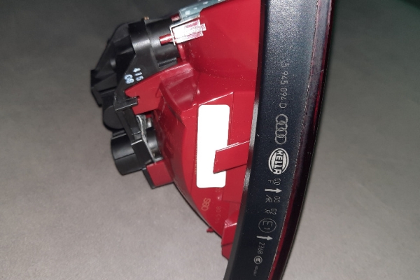 Ogłoszenie - Sprzedam: oryginalna lampa (prawy tył ) Audi A4 B8 (Sedan). Zdjęcie 6