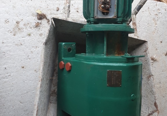 Ogłoszenie - Sprzedam Motoreduktor z silnikiem 3kW. Zdjęcie 1