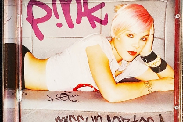 Ogłoszenie - CD Nowy- Polecam Wspaniały Album CD PINK - M!ssundaztood Album CD. Zdjęcie 1
