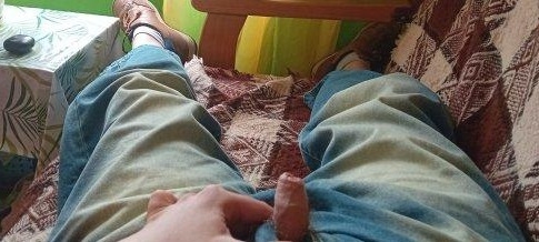 Ogłoszenie - tylko34lat tylko chętne osoby w dżinsach ktoś chętny się położyć na mie lu.... Zdjęcie 1