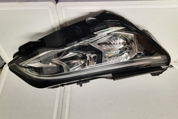 Ogłoszenie - Polecam -Lampa przednia prawa Peugeot 3008 i5008 II 2016-2021. Zdjęcie 2