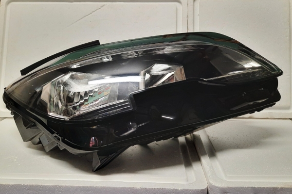 Ogłoszenie - Polecam -Lampa przednia prawa Peugeot 3008 i5008 II 2016-2021. Zdjęcie 4