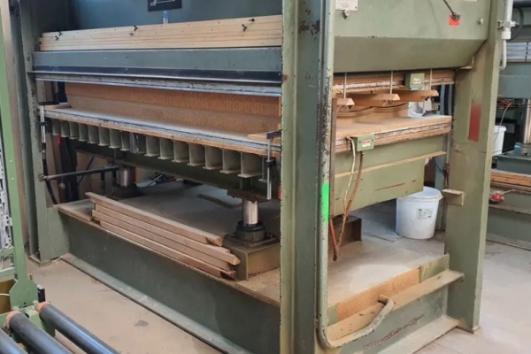 Ogłoszenie - Grzana prasa półkowa JOOS. Zdjęcie 2