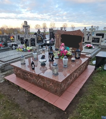 Ogłoszenie - Zmywanie i sprzątanie nagrobków. Zdjęcie 1