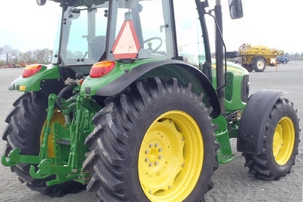 Ogłoszenie - Ciągnik rolniczy 2010 JOHN DEERE 5080. Zdjęcie 3