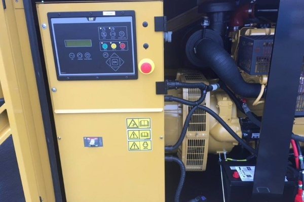 Ogłoszenie - Generator diesla 110 KWA. Caterpillar DE110E2. Zdjęcie 8