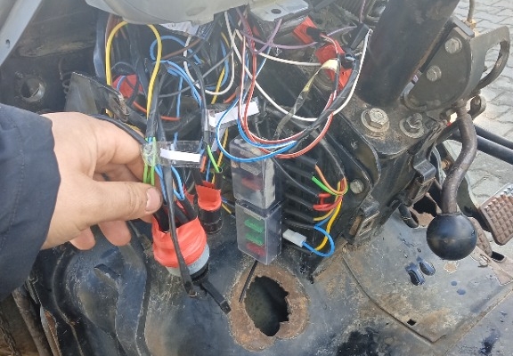 Ogłoszenie - Instalacje elektryczne od podstaw na Ciągnikach maszynach rolniczych. Zdjęcie 5