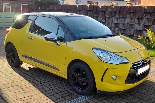 Ogłoszenie - Citroën DS3 1.6 VTi SoChic – idealny towarzysz dla Ciebie!. Zdjęcie 1