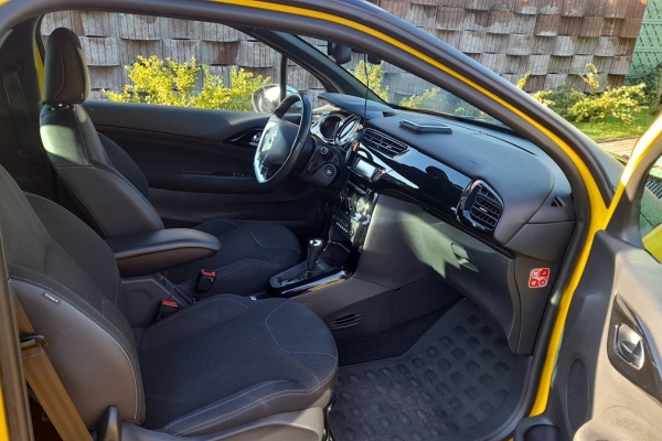 Ogłoszenie - Citroën DS3 1.6 VTi SoChic – idealny towarzysz dla Ciebie!. Zdjęcie 4