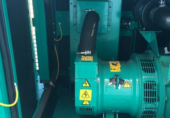 Ogłoszenie - Generator diesla 22 KWA.  2014 Cummins C22D5. Zdjęcie 5