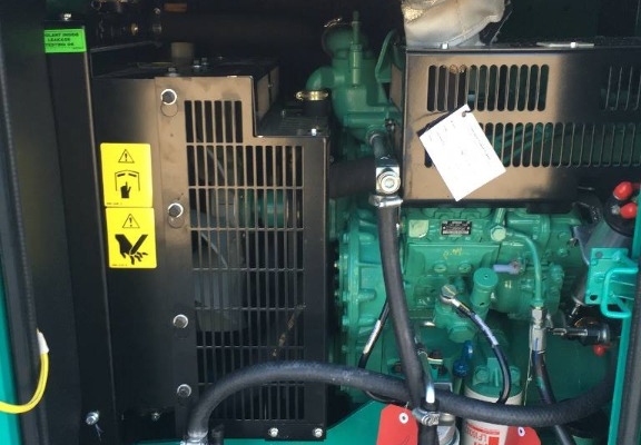 Ogłoszenie - Generator diesla 22 KWA.  2014 Cummins C22D5. Zdjęcie 6