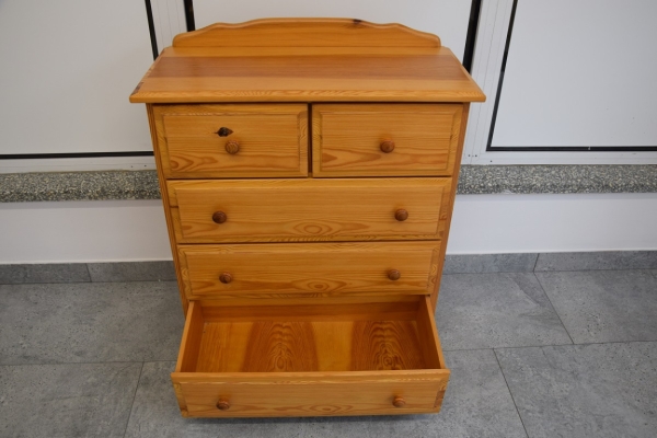 Ogłoszenie - komoda z drewna sosnowego - jak nowa. Zdjęcie 4