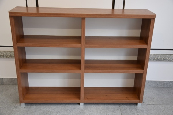 Ogłoszenie - regał z półkami w dobrym stanie. Zdjęcie 1