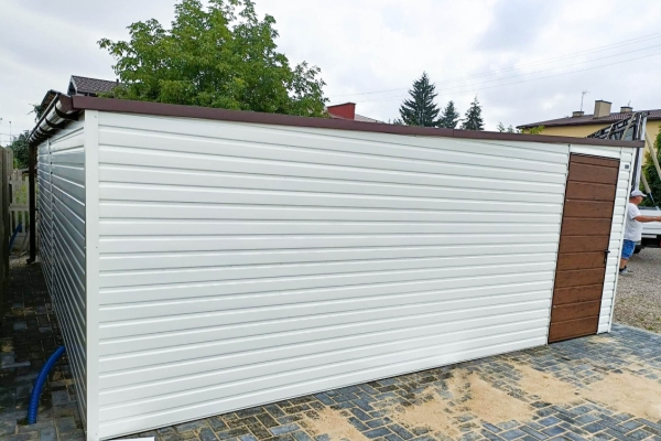 Ogłoszenie - GARAŻ BLASZANY 6m x 6m poziom - spad tył 2x Brama uchylna - ciemny orzech + biały - dodatkowe drzwi TS252. Zdjęcie 4