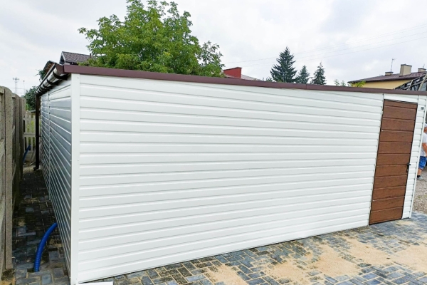 Ogłoszenie - GARAŻ BLASZANY 6m x 6m poziom - spad tył 2x Brama uchylna - ciemny orzech + biały - dodatkowe drzwi TS252. Zdjęcie 5