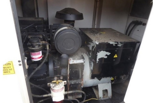 Ogłoszenie - Generator diesla 100 KVA - 2005 FG WILSON  PERKINS ENGINE. Zdjęcie 7