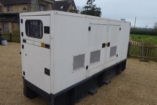 Ogłoszenie - Generator diesla 100 KVA - 2005 FG WILSON  PERKINS ENGINE. Zdjęcie 2