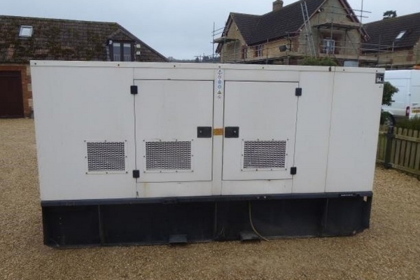 Ogłoszenie - Generator diesla 100 KVA - 2005 FG WILSON  PERKINS ENGINE. Zdjęcie 1