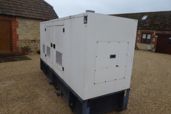 Ogłoszenie - Generator diesla 100 KVA - 2005 FG WILSON  PERKINS ENGINE. Zdjęcie 3