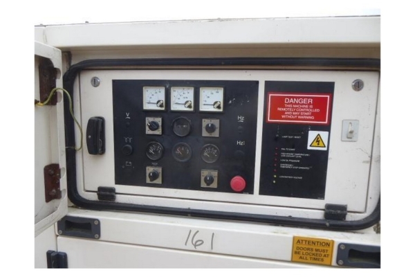 Ogłoszenie - Generator diesla 100 KVA - 2005 FG WILSON  PERKINS ENGINE. Zdjęcie 5