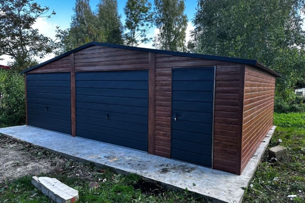 Ogłoszenie - Garaż blaszany 8×5 m drewnopodobny, dach dwuspadowy, bramy uchylne. Zdjęcie 3