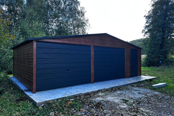 Ogłoszenie - Garaż blaszany 8×5 m drewnopodobny, dach dwuspadowy, bramy uchylne. Zdjęcie 2