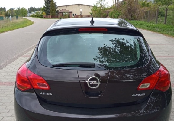 Ogłoszenie - Sprzedam Opel Astra. Zdjęcie 2