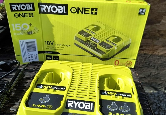 Ogłoszenie - Ładowarka 2-portowa RYOBI ONE+, 18V. Zdjęcie 1