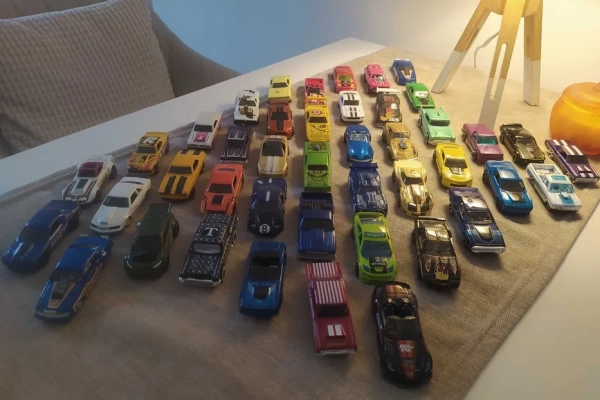 Ogłoszenie - 43 nowe modele Hot Wheels bez opakowań. Dużo rzadkich modeli.. Zdjęcie 2