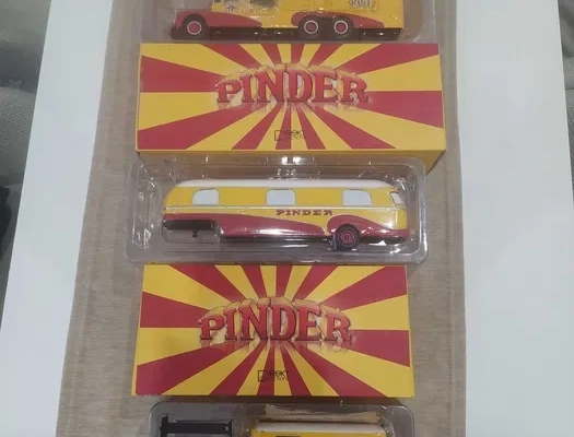 Ogłoszenie - 3 fantastyczne nowe modele Cyrk Pinder w skali 1:43. Rok 2013, 2014.. Zdjęcie 1