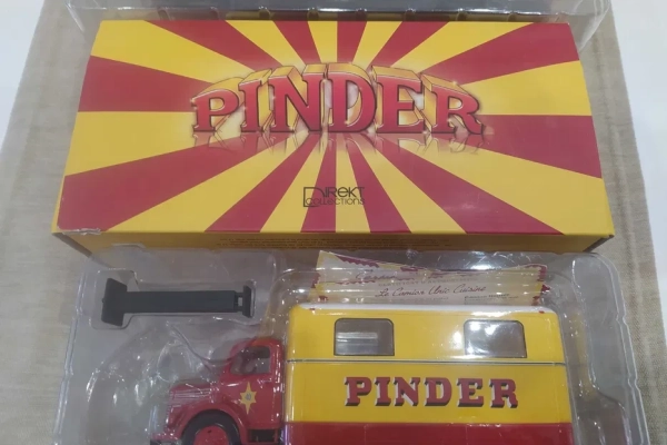 Ogłoszenie - 3 fantastyczne nowe modele Cyrk Pinder w skali 1:43. Rok 2013, 2014.. Zdjęcie 5