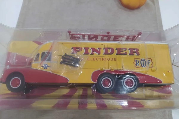 Ogłoszenie - 3 fantastyczne nowe modele Cyrk Pinder w skali 1:43. Rok 2013, 2014.. Zdjęcie 7