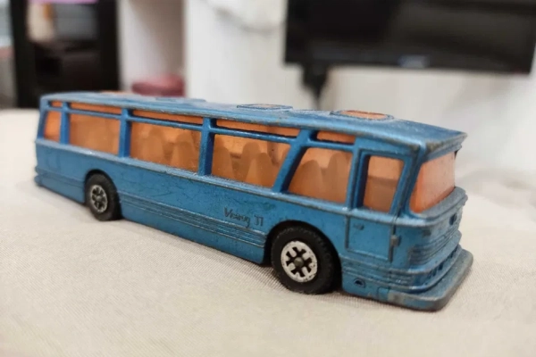 Ogłoszenie - Dinky Toys. Made in England. Viceroy Coach 37. Model autobusu.. Zdjęcie 3