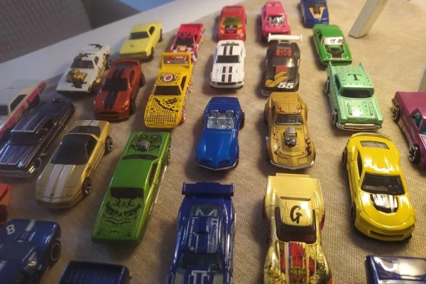 Ogłoszenie - 43 nowe modele Hot Wheels bez opakowań. Dużo rzadkich modeli.. Zdjęcie 6